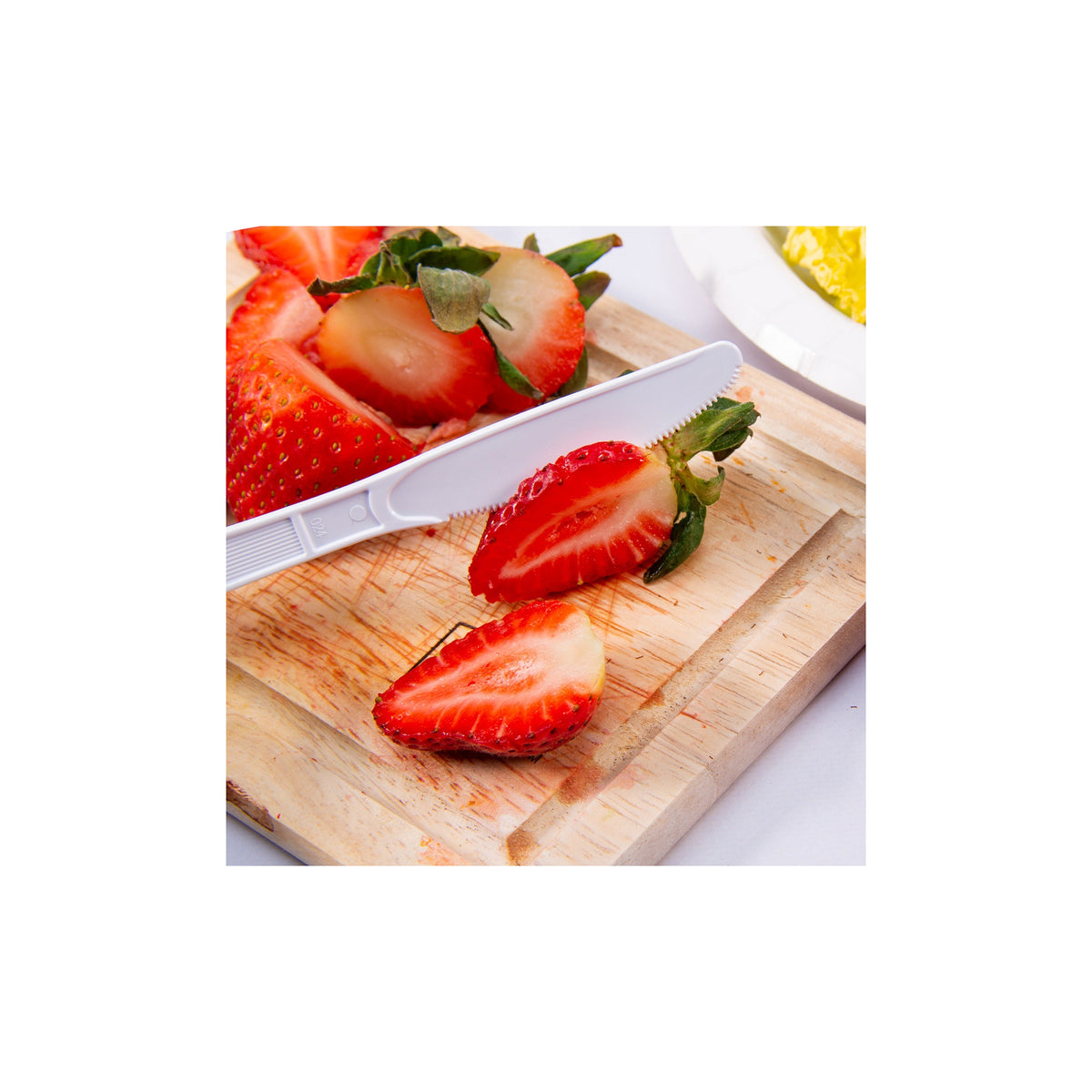Solo Plastic Knife, Heavyweight, White, 500 ct - product image 6